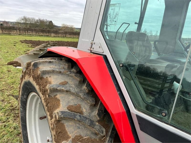 Massey Ferguson 3120 Dynashift - Tractor: foto 5 Massey Ferguson 3120 Dynashift - Tractor: foto 5