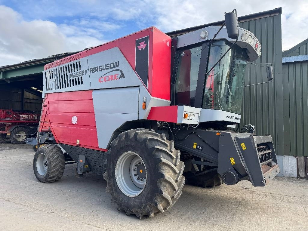 Massey Ferguson Cerea 7274 Rotary Seperator c/w 22ft Header - Cosechadora de granos: foto 4 Massey Ferguson Cerea 7274 Rotary Seperator c/w 22ft Header - Cosechadora de granos: foto 4