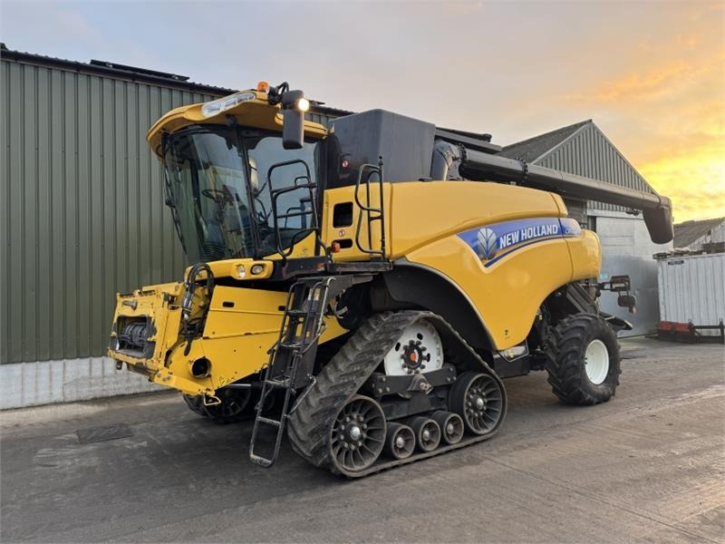 New Holland CR9080 c/w 30ft Varifeed Header - Accesorios para cosechadoras: foto 1 New Holland CR9080 c/w 30ft Varifeed Header - Accesorios para cosechadoras: foto 1