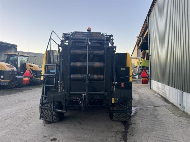 New Holland New Holland BB9060 Baler - Empacadora de pacas cuadradas: foto 3 New Holland New Holland BB9060 Baler - Empacadora de pacas cuadradas: foto 3