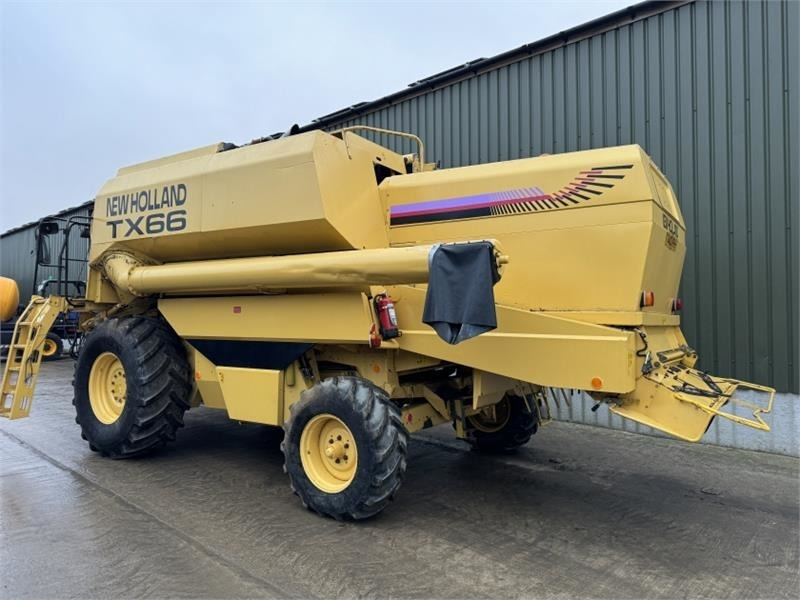 New Holland TX66 c/w 20ft Header - Accesorios para cosechadoras: foto 4 New Holland TX66 c/w 20ft Header - Accesorios para cosechadoras: foto 4