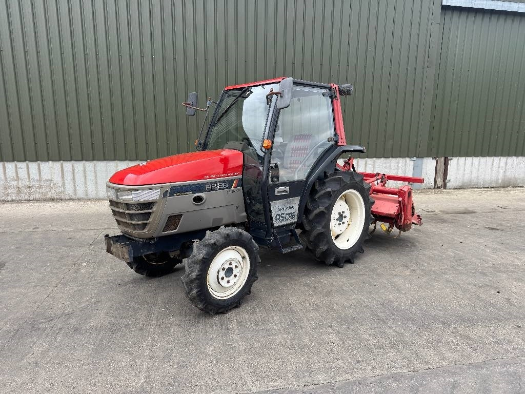 Yanmar AF-26 Mark III - Tractor: foto 1 Yanmar AF-26 Mark III - Tractor: foto 1