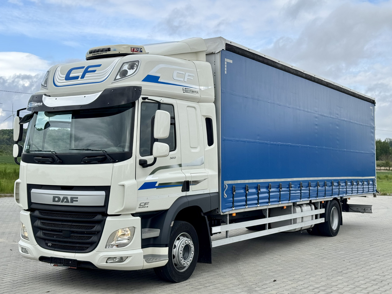 DAF CF 320 / FIRANKA / 24 EUROPALETY / SYPIALKA / AUTOMAT / KLIMA POSTOJOWA / 2017 ROK - Camión lona: foto 2 DAF CF 320 / FIRANKA / 24 EUROPALETY / SYPIALKA / AUTOMAT / KLIMA POSTOJOWA / 2017 ROK - Camión lona: foto 2