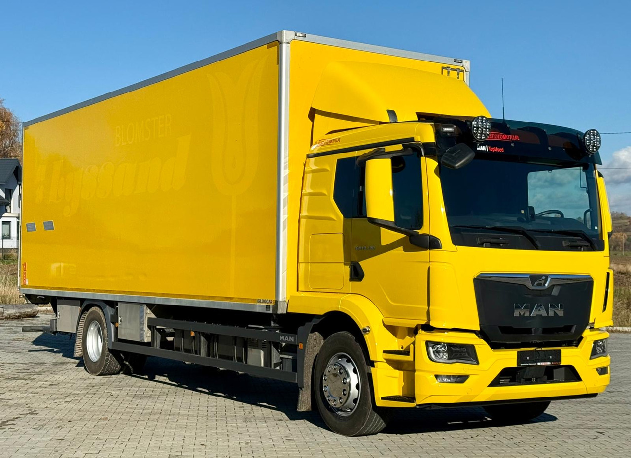 MAN 18.320 / IZOTERMA / GRZANA / WINDA / 20 EUROPALET / AUTOMAT / 170 TYŚ KM / 2021 R / SYPIALKA / CAŁY NA PODUSZKACH / SPROWADZONY / JAK NOWY - Camión isotérmico: foto 1 MAN 18.320 / IZOTERMA / GRZANA / WINDA / 20 EUROPALET / AUTOMAT / 170 TYŚ KM / 2021 R / SYPIALKA / CAŁY NA PODUSZKACH / SPROWADZONY / JAK NOWY - Camión isotérmico: foto 1