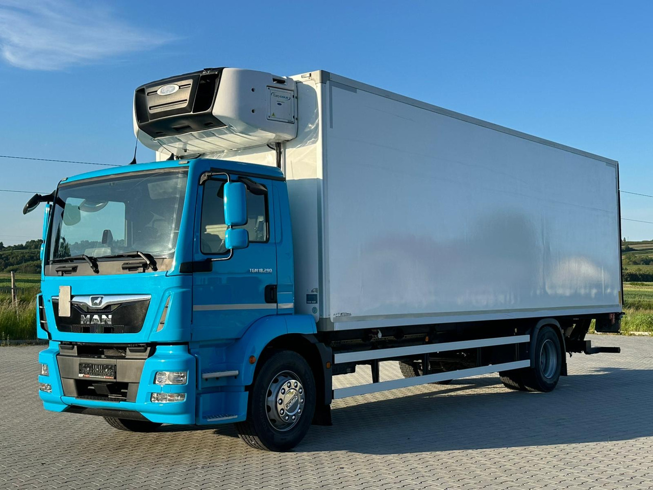 MAN TGM 18.290 / CHŁODNIA / WINDA / 20 EUROPALET / 8.2 M DŁUGOŚCI / 2018 ROK / 410 TYS KM - Camión frigorífico: foto 2 MAN TGM 18.290 / CHŁODNIA / WINDA / 20 EUROPALET / 8.2 M DŁUGOŚCI / 2018 ROK / 410 TYS KM - Camión frigorífico: foto 2