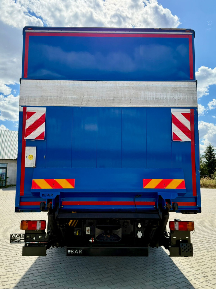 MAN TGX 26.420 / KONTENER / WINDA / 8.5 M DŁUGOŚCI / 21 EUROPALET / 6x2 / 3 OŚ PODNOSZONA I SKRĘTNA / ŁADOWNOŚĆ 14 415 KG / 2018 ROK / Z NIEMIEC - Camión caja cerrada: foto 4 MAN TGX 26.420 / KONTENER / WINDA / 8.5 M DŁUGOŚCI / 21 EUROPALET / 6x2 / 3 OŚ PODNOSZONA I SKRĘTNA / ŁADOWNOŚĆ 14 415 KG / 2018 ROK / Z NIEMIEC - Camión caja cerrada: foto 4