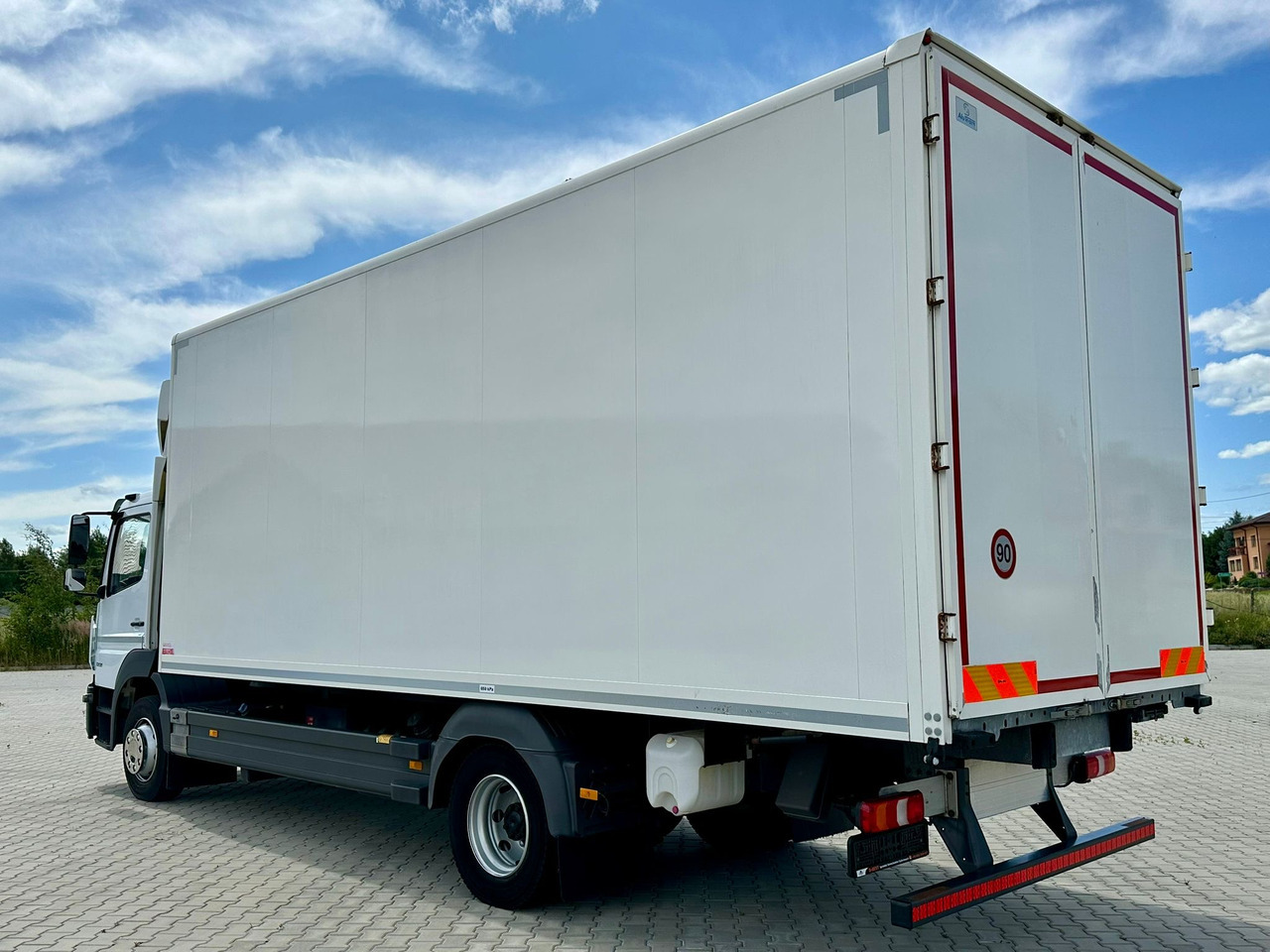 MERCEDES-BENZ ATEGO / 1221 / IZOTERMA / KONTENER / AUTOMAT / 230 TYS KM / 17 EUROPALET / 6.8 M DŁUGOŚCI / 2019 ROK - Camión isotérmico: foto 4 MERCEDES-BENZ ATEGO / 1221 / IZOTERMA / KONTENER / AUTOMAT / 230 TYS KM / 17 EUROPALET / 6.8 M DŁUGOŚCI / 2019 ROK - Camión isotérmico: foto 4