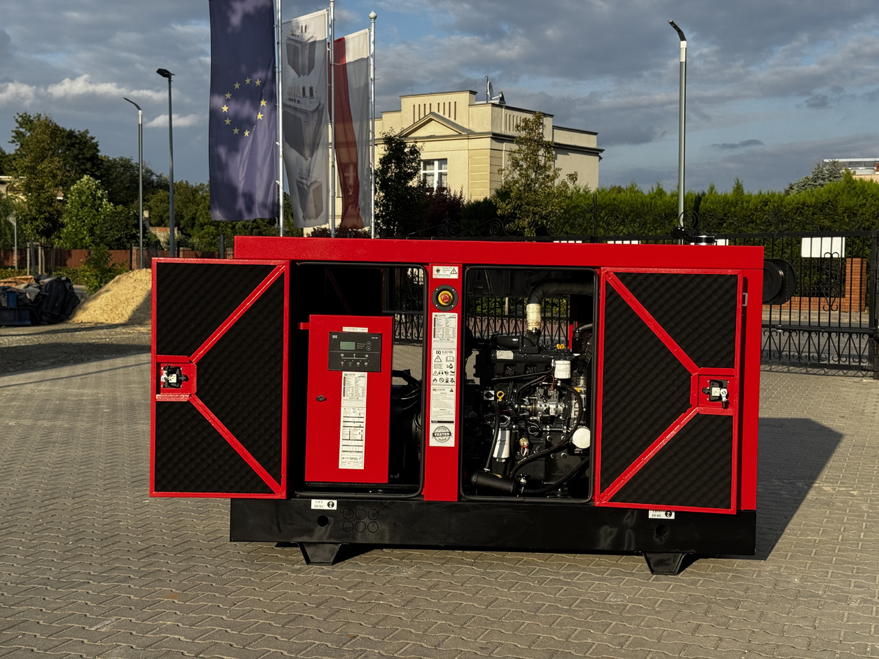 IVECO 45 kVA / 36 kW - Generador industriale: foto 5 IVECO 45 kVA / 36 kW - Generador industriale: foto 5