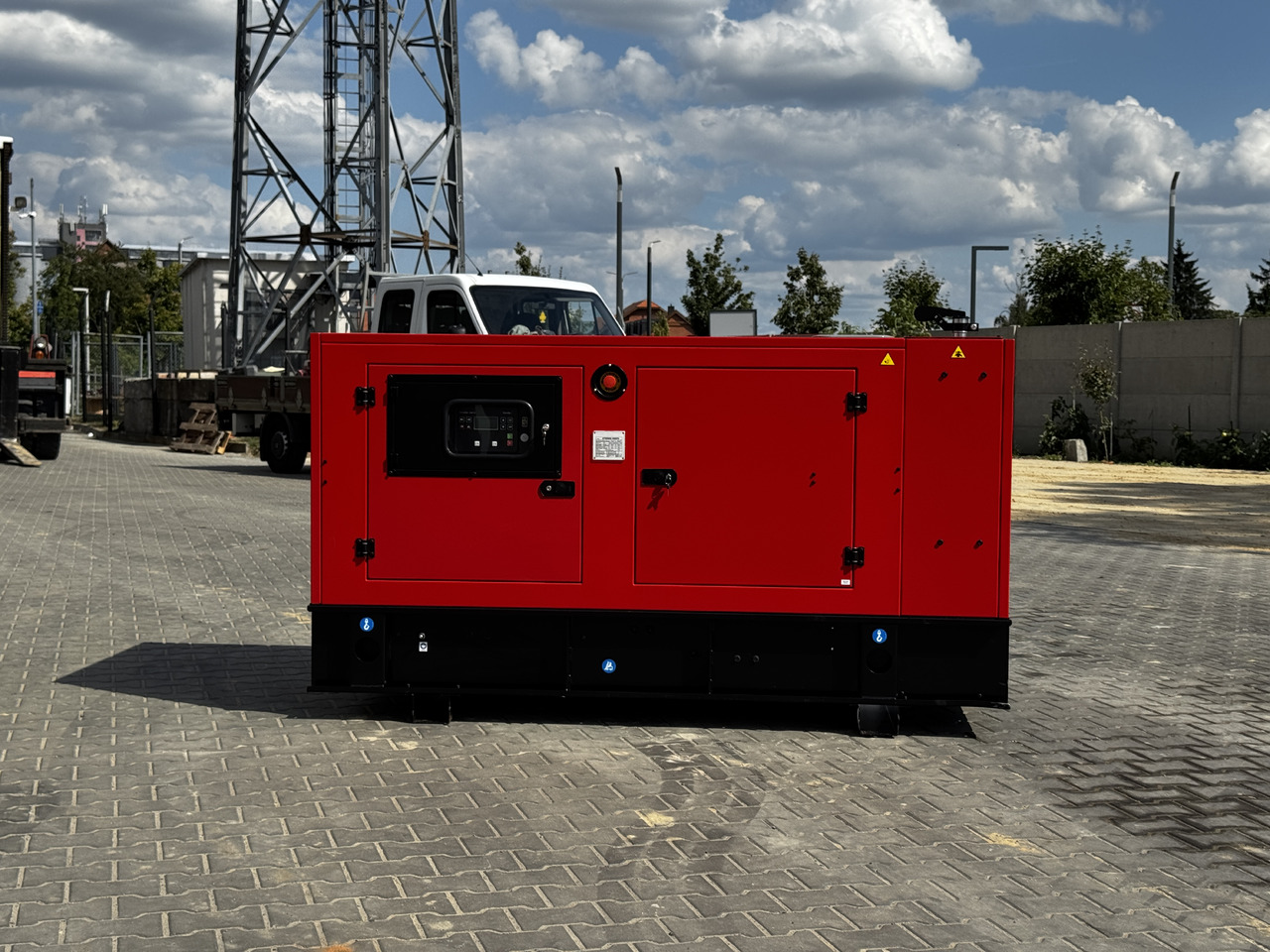 PERKINS 60 kVA / 48 kW - Generador industriale: foto 1 PERKINS 60 kVA / 48 kW - Generador industriale: foto 1