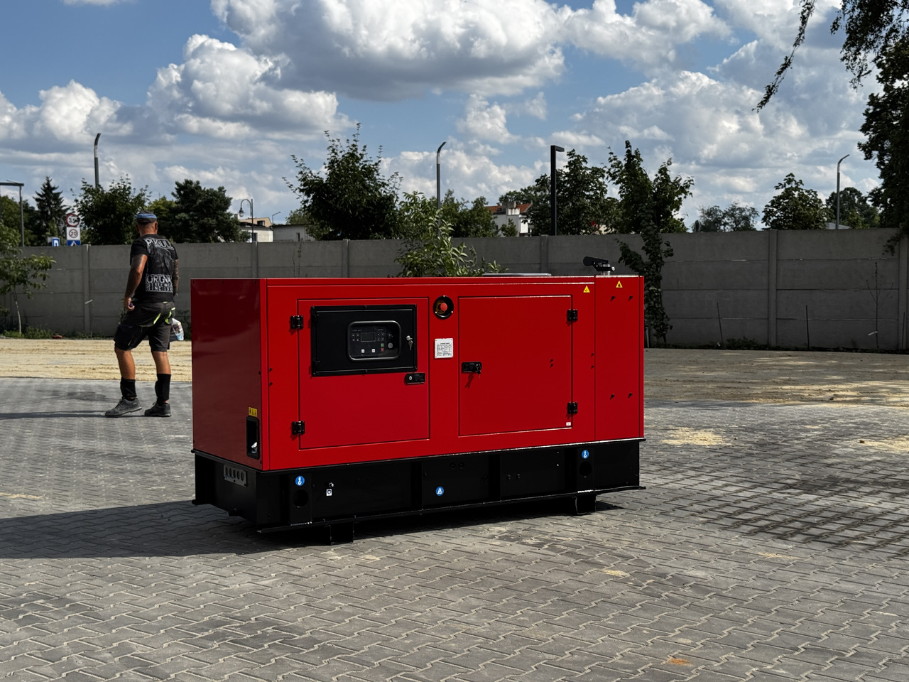PERKINS 60 kVA / 48 kW - Generador industriale: foto 2 PERKINS 60 kVA / 48 kW - Generador industriale: foto 2