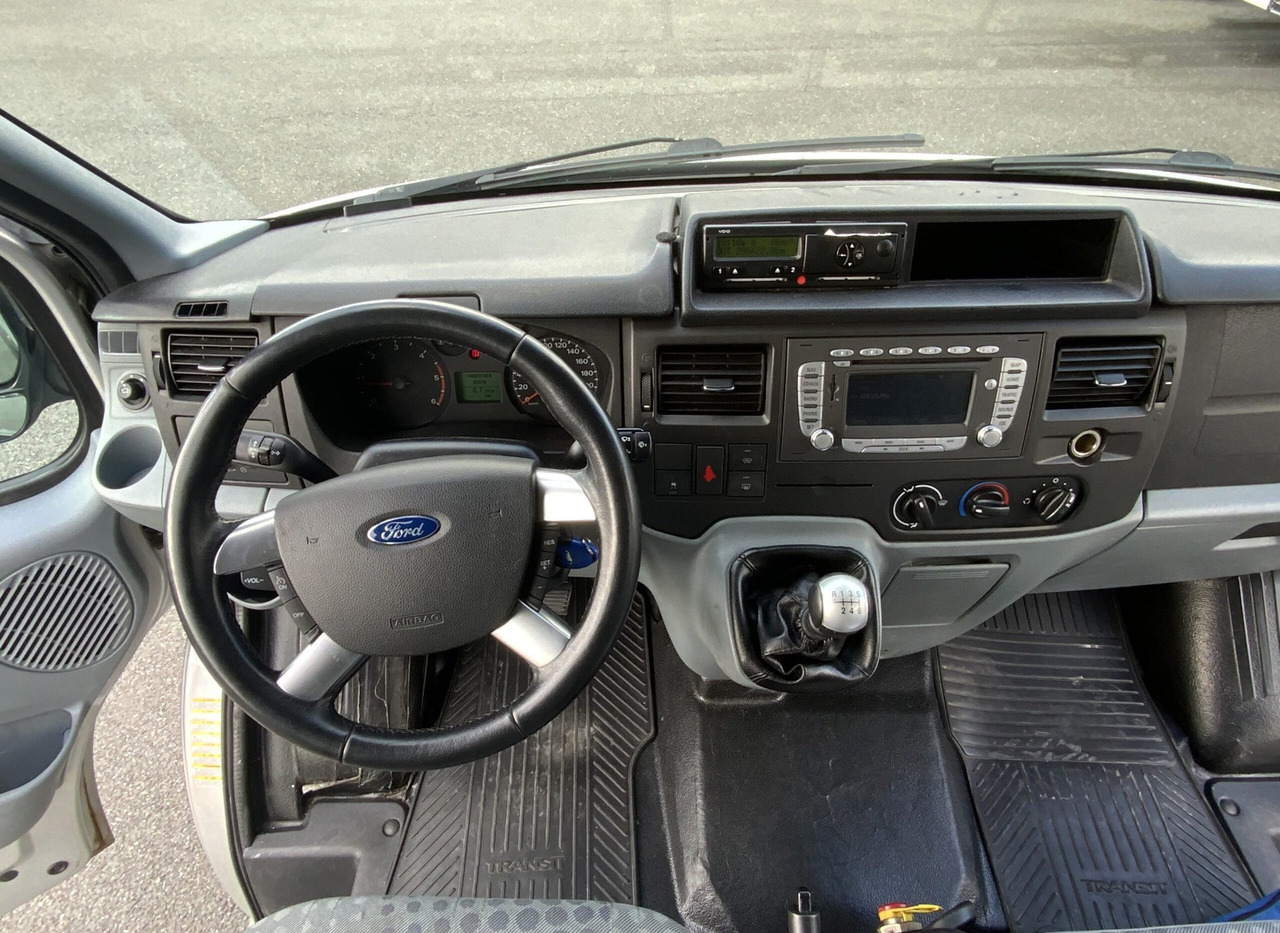 Foto del interior 1: Minibús, Furgoneta de pasajeros Ford Transit
