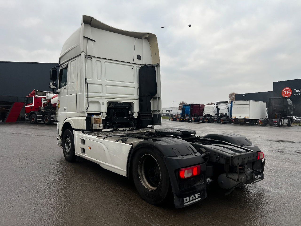 DAF XF 460 SSC, Retarder, Full spoiler - Cabeza tractora: foto 4 DAF XF 460 SSC, Retarder, Full spoiler - Cabeza tractora: foto 4