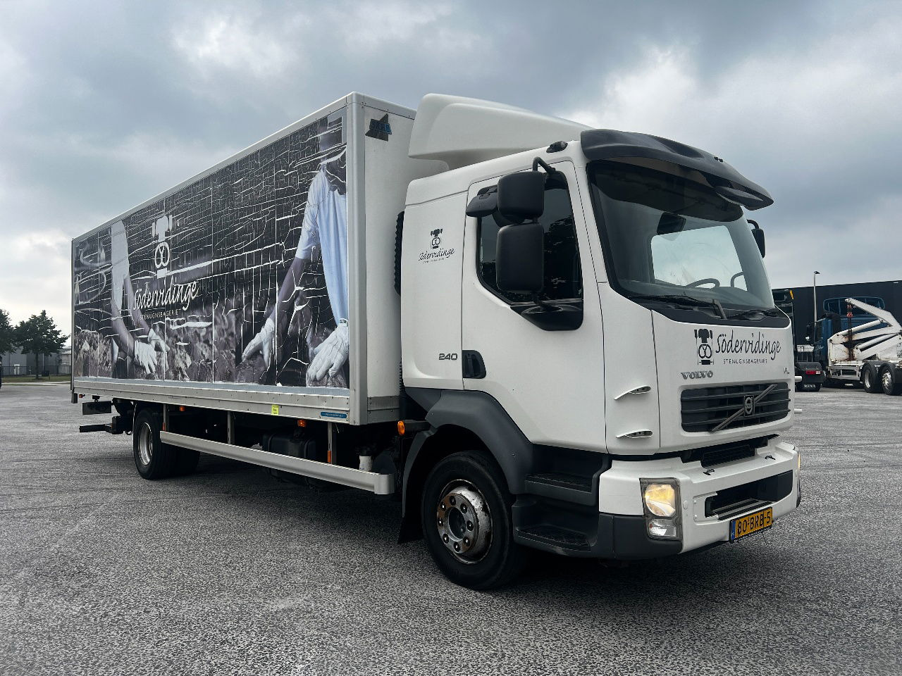 Volvo FL 12.240 Euro 5, NL truck - Camión caja cerrada: foto 2 Volvo FL 12.240 Euro 5, NL truck - Camión caja cerrada: foto 2