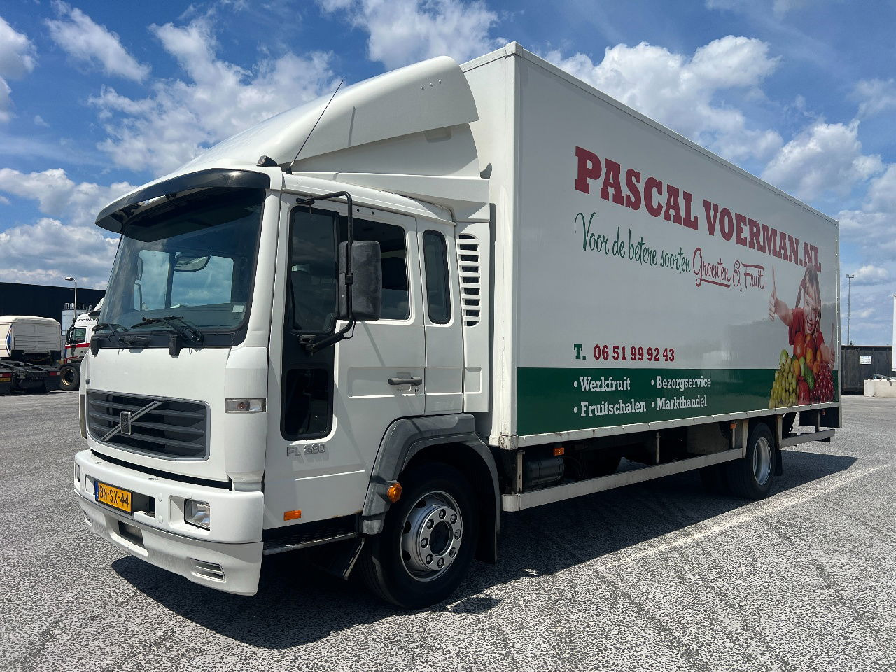 Volvo FL 612 220PK, Euro 3 - Camión caja cerrada: foto 1 Volvo FL 612 220PK, Euro 3 - Camión caja cerrada: foto 1