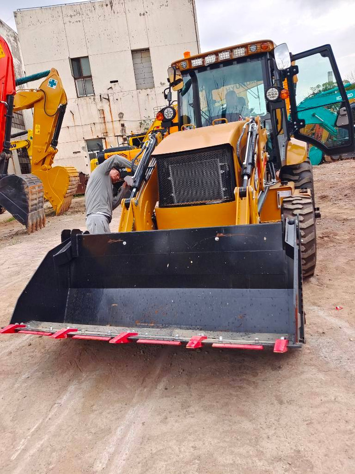 CAT 100% new caterpillar 420 F - Retroexcavadora: foto 5 CAT 100% new caterpillar 420 F - Retroexcavadora: foto 5