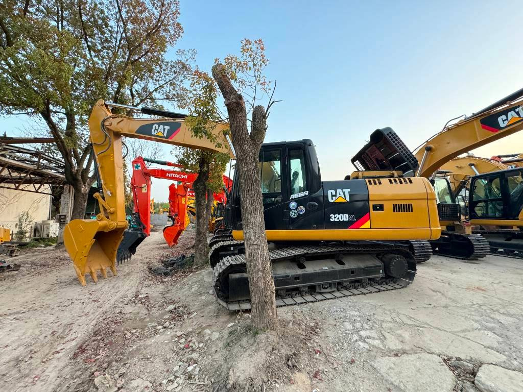 CAT 320 D-C7.1 enging - Excavadora de cadenas: foto 1 CAT 320 D-C7.1 enging - Excavadora de cadenas: foto 1