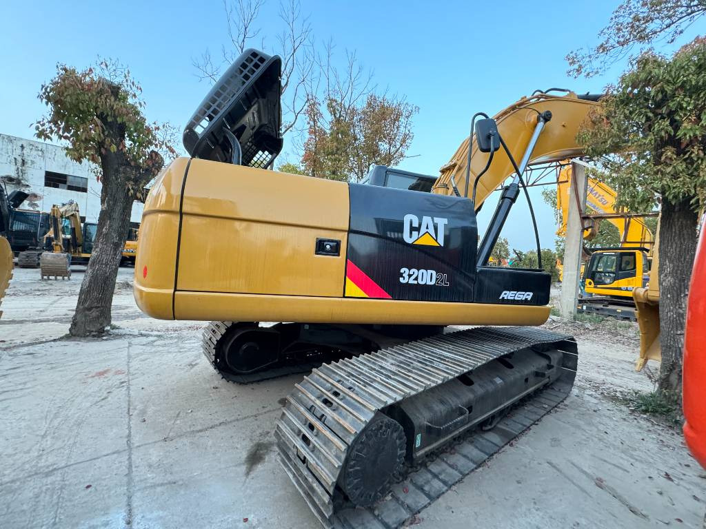 CAT 320 D-C7.1 enging - Excavadora de cadenas: foto 4 CAT 320 D-C7.1 enging - Excavadora de cadenas: foto 4