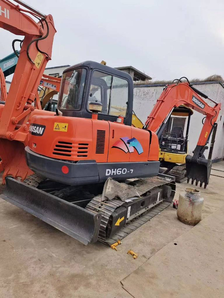 Doosan DH 60-7 - Miniexcavadora: foto 1 Doosan DH 60-7 - Miniexcavadora: foto 1