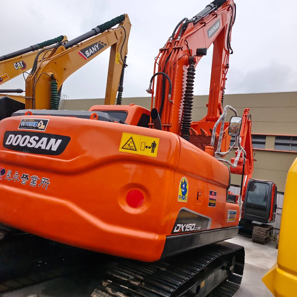 Doosan DX 150 LC - Excavadora de cadenas: foto 1 Doosan DX 150 LC - Excavadora de cadenas: foto 1