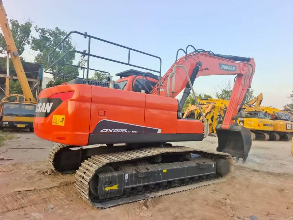 Doosan DX 225 LC-9C - Excavadora de cadenas: foto 1 Doosan DX 225 LC-9C - Excavadora de cadenas: foto 1