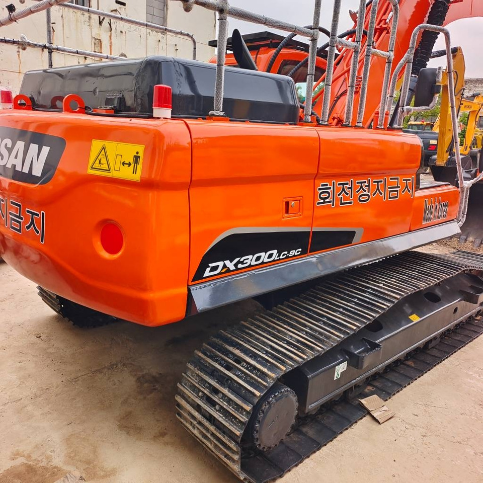 Doosan DX 300 - Excavadora de cadenas: foto 1 Doosan DX 300 - Excavadora de cadenas: foto 1