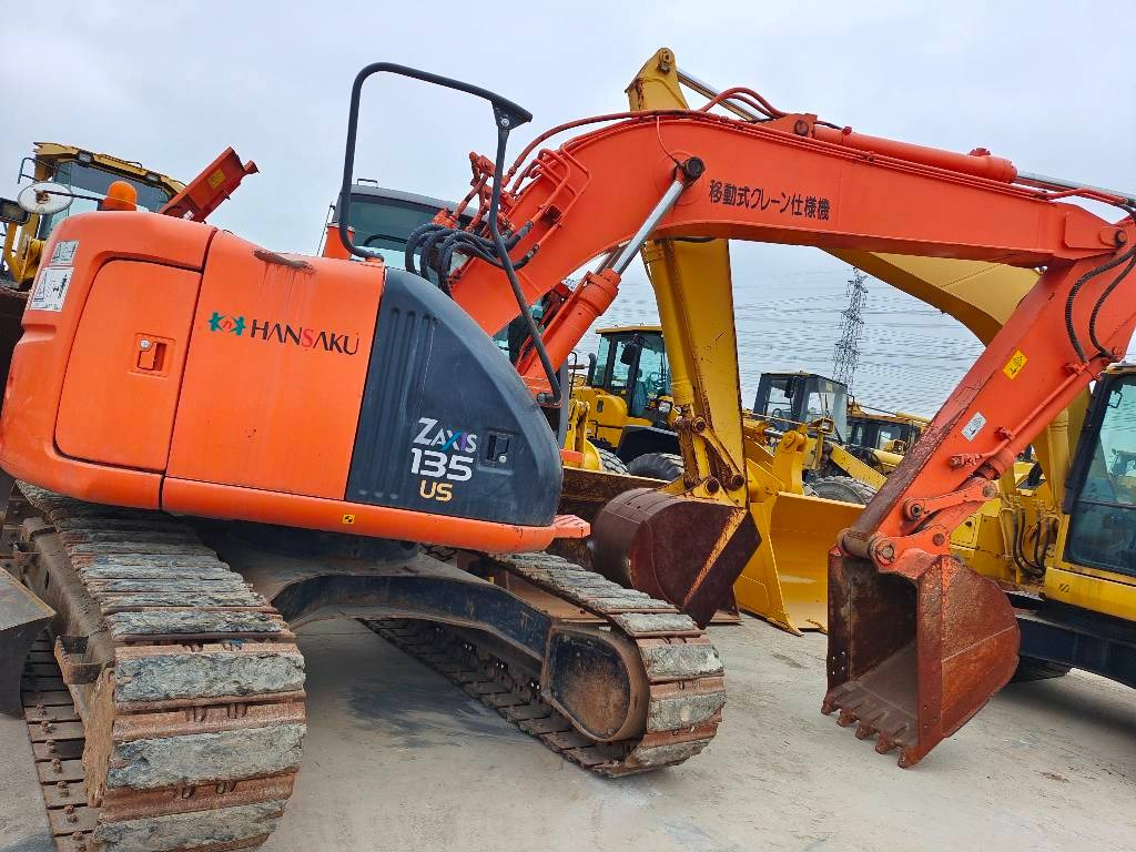 Hitachi ZX 135 US - Excavadora de cadenas: foto 1 Hitachi ZX 135 US - Excavadora de cadenas: foto 1
