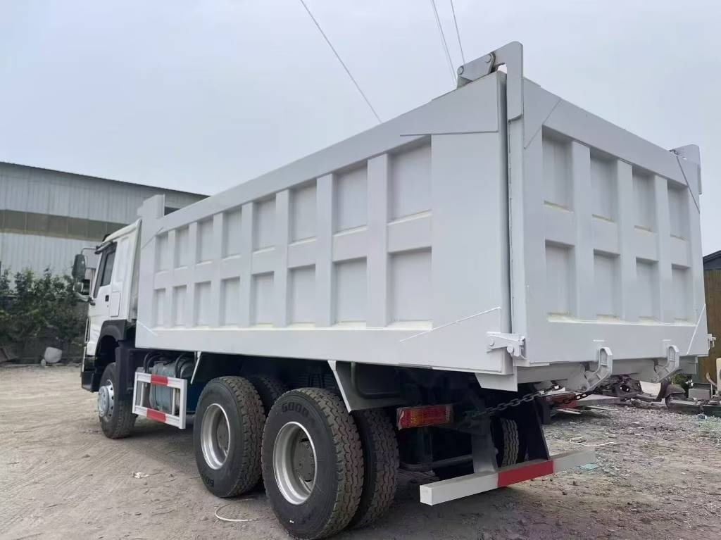 Howo 371 - Dúmper rígido: foto 2 Howo 371 - Dúmper rígido: foto 2