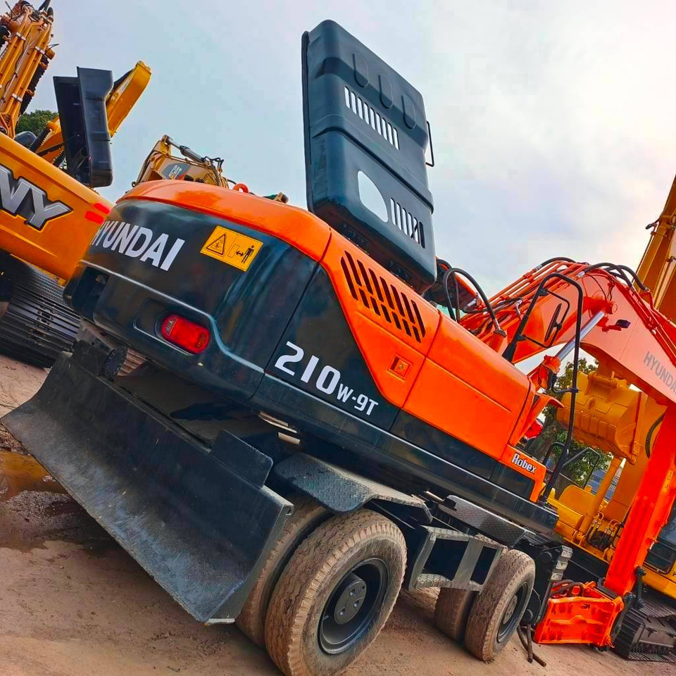 Hyundai 210W-9 - Excavadora de ruedas: foto 1 Hyundai 210W-9 - Excavadora de ruedas: foto 1