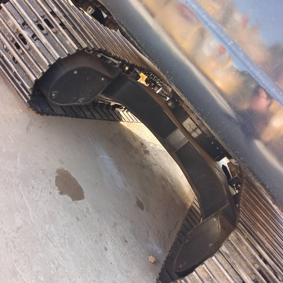 Hyundai 220LC-9T - Excavadora de cadenas: foto 4 Hyundai 220LC-9T - Excavadora de cadenas: foto 4