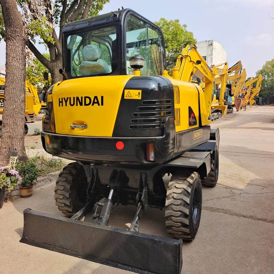 Hyundai 60 W-7 60W-9 - Excavadora de ruedas: foto 5 Hyundai 60 W-7 60W-9 - Excavadora de ruedas: foto 5
