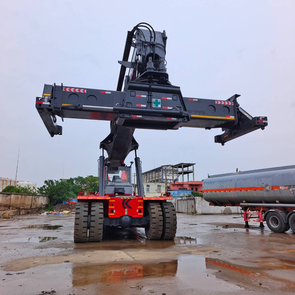 Kalmar DRF 450 - Reach stacker: foto 2 Kalmar DRF 450 - Reach stacker: foto 2