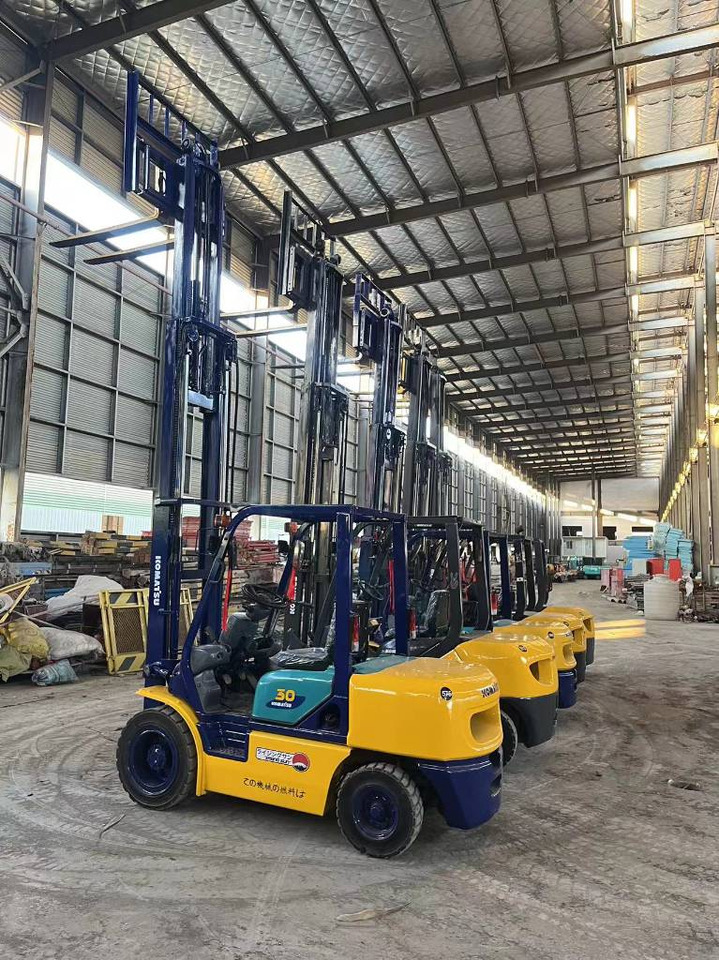 Carretilla elevadora diésel Komatsu FD 30 T-17: foto 1