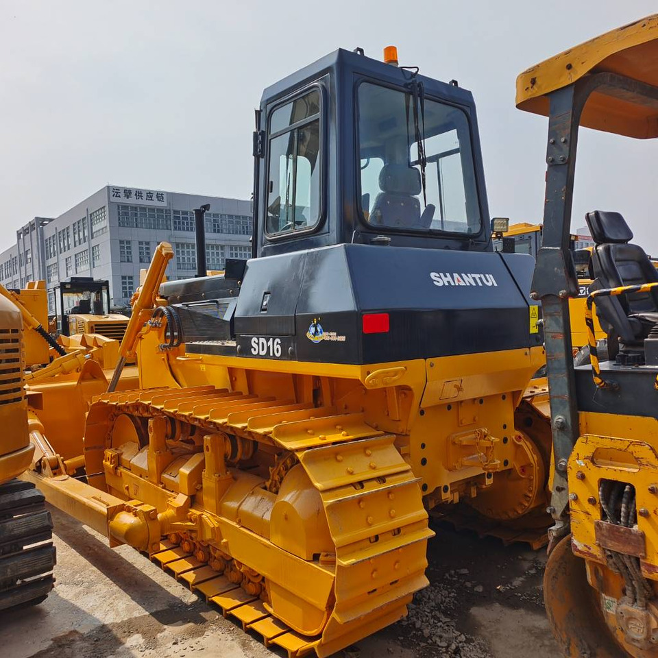 Shantui SD 16 - Bulldozer: foto 1 Shantui SD 16 - Bulldozer: foto 1