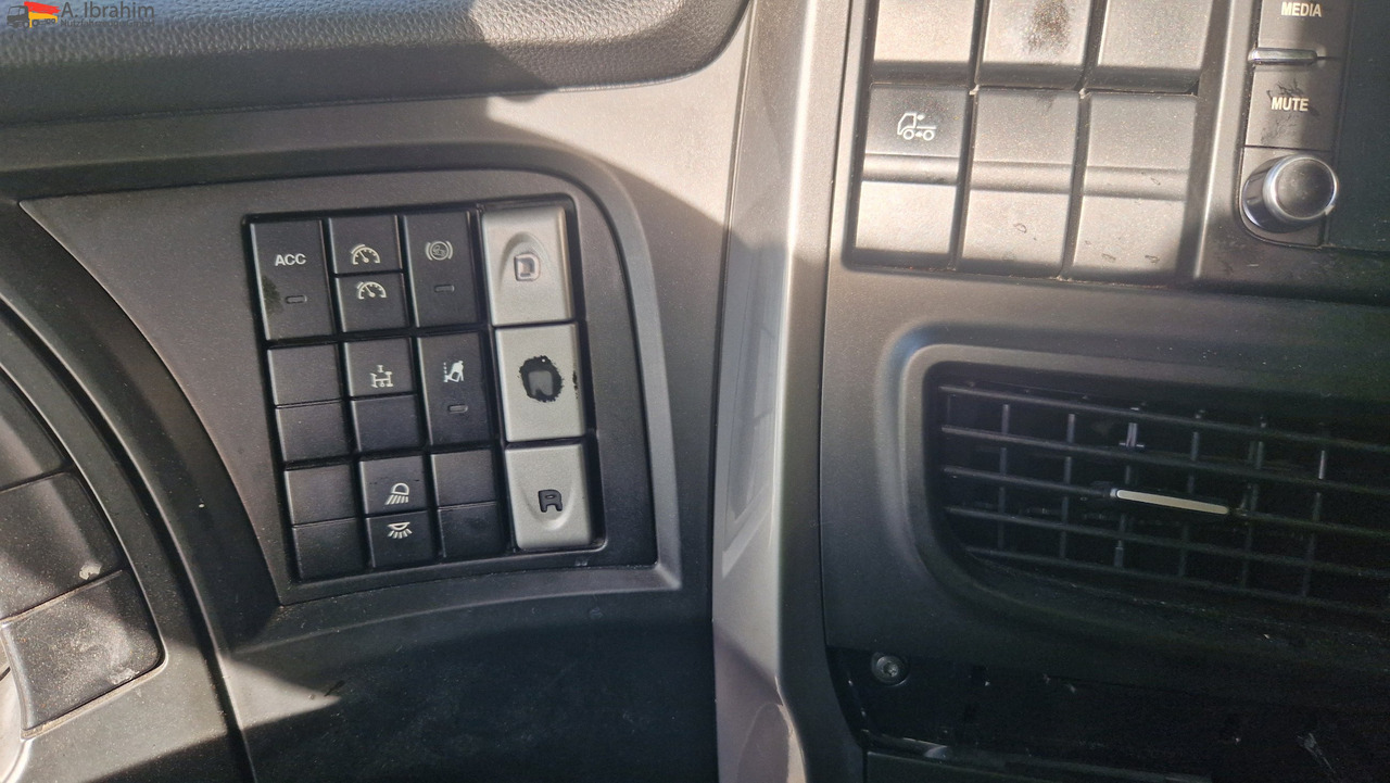 Iveco Stralis 460 Vollspoiler 3x vorhanden - Cabeza tractora: foto 2 Iveco Stralis 460 Vollspoiler 3x vorhanden - Cabeza tractora: foto 2