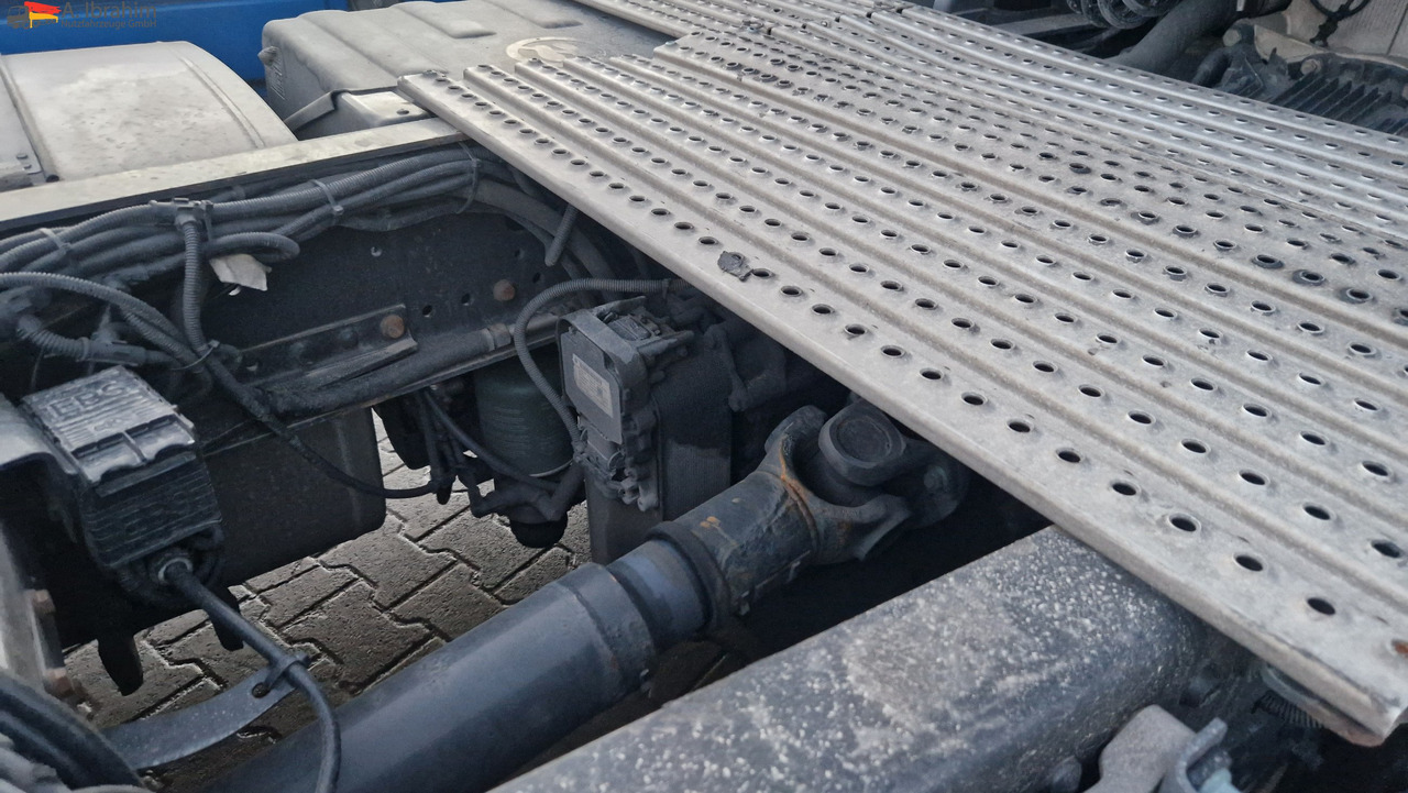 MAN 18.480 TGX XLX Retarder 2x Tank deutsches Fahrzeug, einsatzbereit - Cabeza tractora: foto 2 MAN 18.480 TGX XLX Retarder 2x Tank deutsches Fahrzeug, einsatzbereit - Cabeza tractora: foto 2