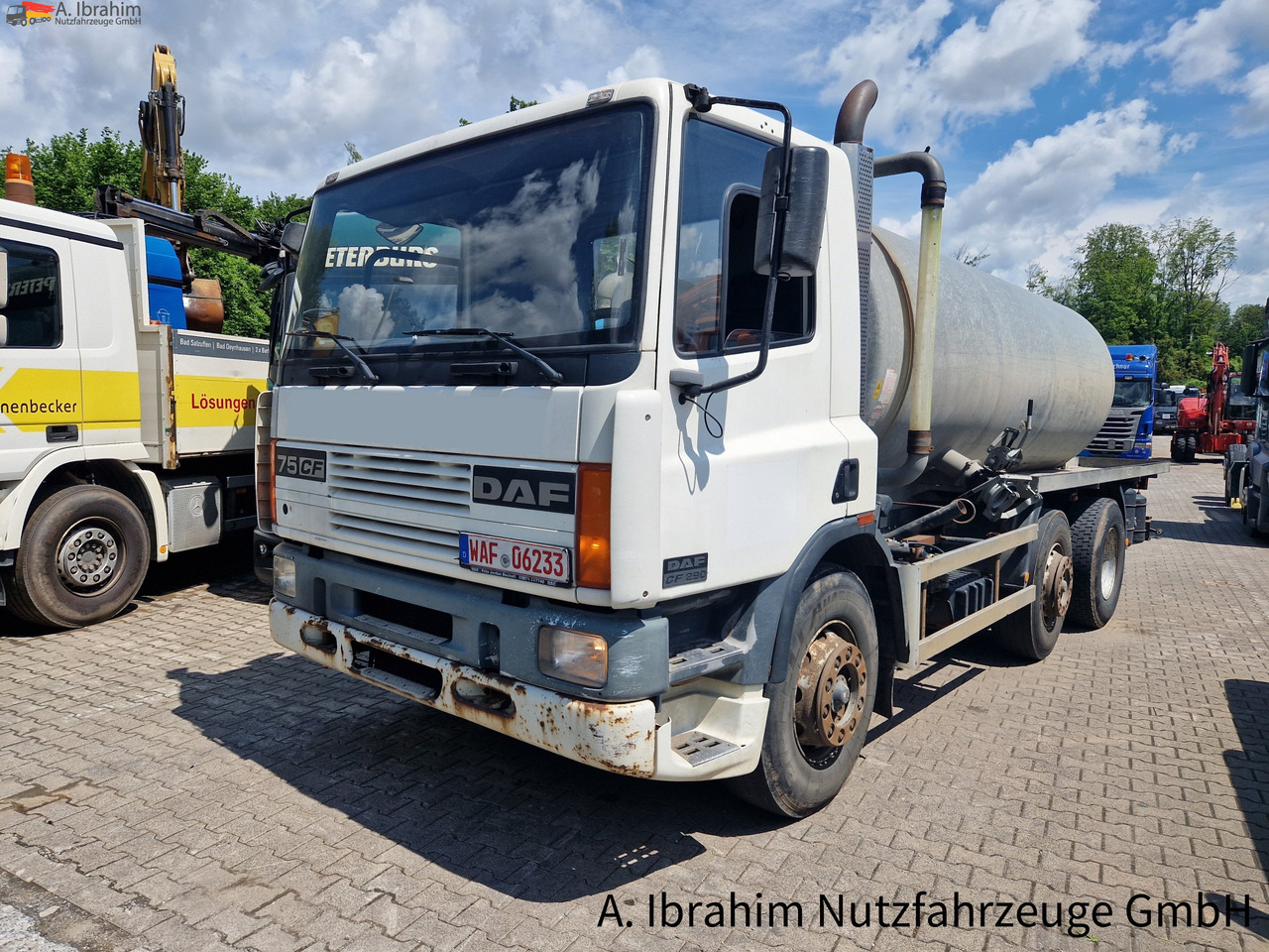 Daf CF 290 Wassertank 13500 L, Tank verzinkt Vorlauf- Lift- Lenkachse - Camión cisterna: foto 1 Daf CF 290 Wassertank 13500 L, Tank verzinkt Vorlauf- Lift- Lenkachse - Camión cisterna: foto 1