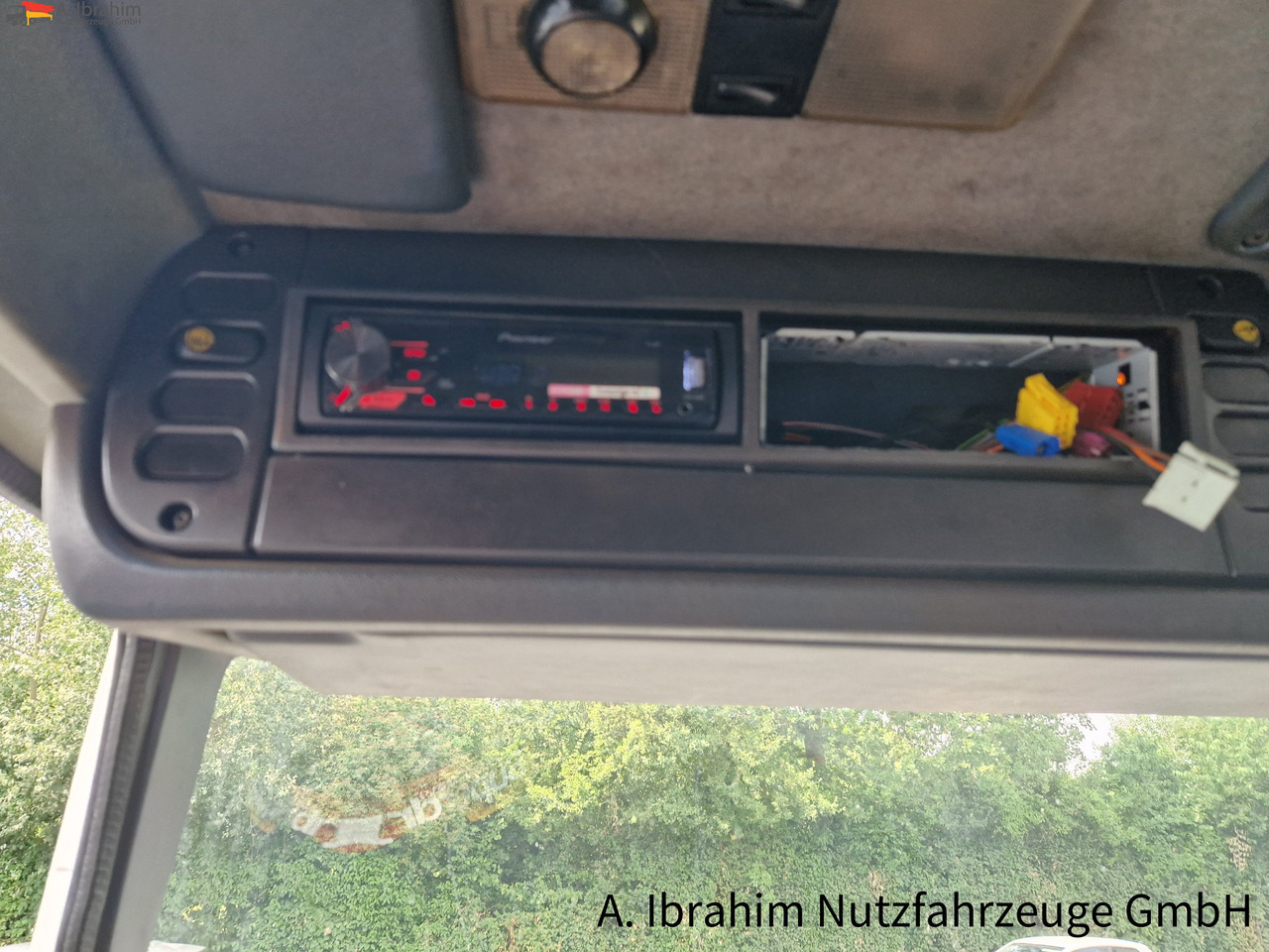 Daf CF 290 Wassertank 13500 L, Tank verzinkt Vorlauf- Lift- Lenkachse - Camión cisterna: foto 3 Daf CF 290 Wassertank 13500 L, Tank verzinkt Vorlauf- Lift- Lenkachse - Camión cisterna: foto 3
