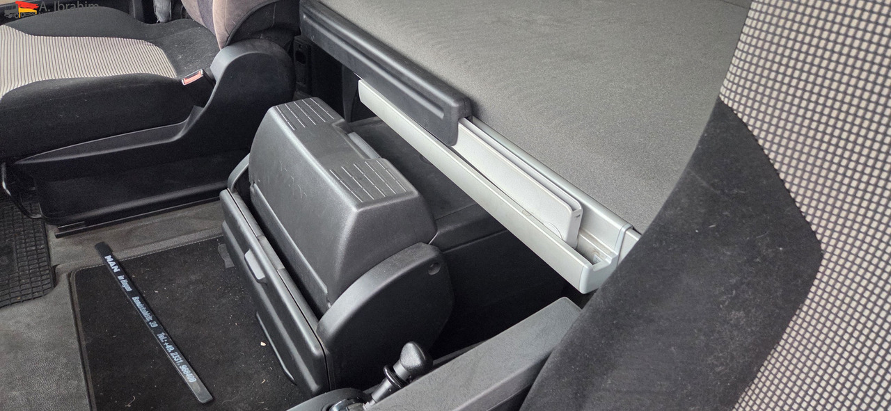 MAN TGX 26.460 6x2 | Lift-Lenkachse | Retarder | Klima | 2 x Vorhanden - Camión portacontenedore/ Intercambiable: foto 5 MAN TGX 26.460 6x2 | Lift-Lenkachse | Retarder | Klima | 2 x Vorhanden - Camión portacontenedore/ Intercambiable: foto 5