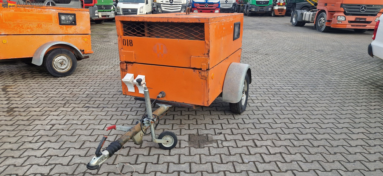 Demag SC 40 DS-2 Kompressor, Deutzmotor - Maquinaria de construcción: foto 1 Demag SC 40 DS-2 Kompressor, Deutzmotor - Maquinaria de construcción: foto 1