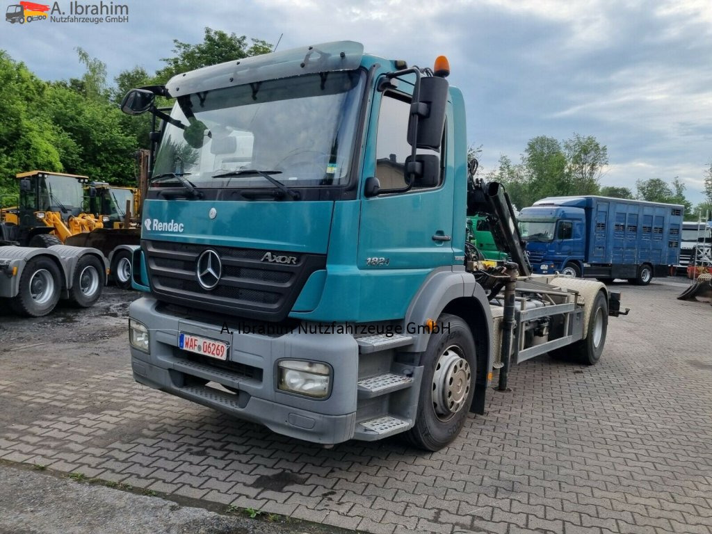 Camión volquete, Camión grúa Mercedes-Benz 1824  DB 1824 Kipphydraulik, Kran MKG: foto 9 Camión volquete, Camión grúa Mercedes-Benz 1824  DB 1824 Kipphydraulik, Kran MKG: foto 9