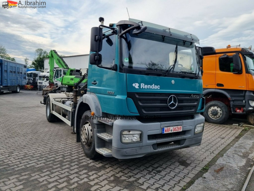 Camión volquete, Camión grúa Mercedes-Benz 1824  DB 1824 Kipphydraulik, Kran MKG: foto 13 Camión volquete, Camión grúa Mercedes-Benz 1824  DB 1824 Kipphydraulik, Kran MKG: foto 13