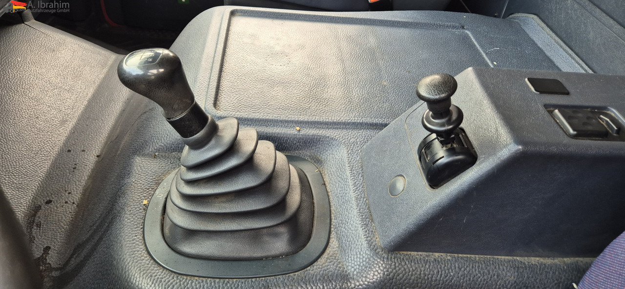 Mercedes-Benz Atego 823 LBW | Radstand 4900 mm | 7.2 m Pritsche Klima | 3 Pedals - Furgoneta con lona: foto 3 Mercedes-Benz Atego 823 LBW | Radstand 4900 mm | 7.2 m Pritsche Klima | 3 Pedals - Furgoneta con lona: foto 3