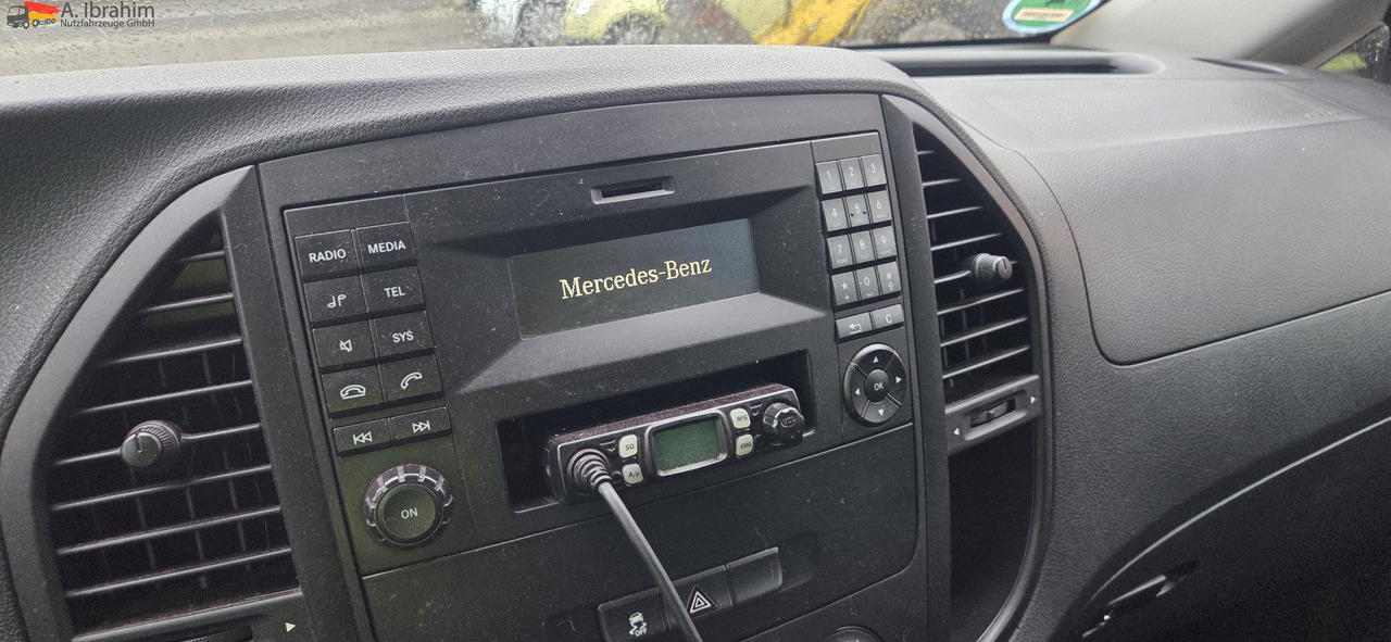 Mercedes-Benz Vito Tourer BF 3-GST Zeichen Anlage 3050 kg zzGw - Camión tienda: foto 2 Mercedes-Benz Vito Tourer BF 3-GST Zeichen Anlage 3050 kg zzGw - Camión tienda: foto 2