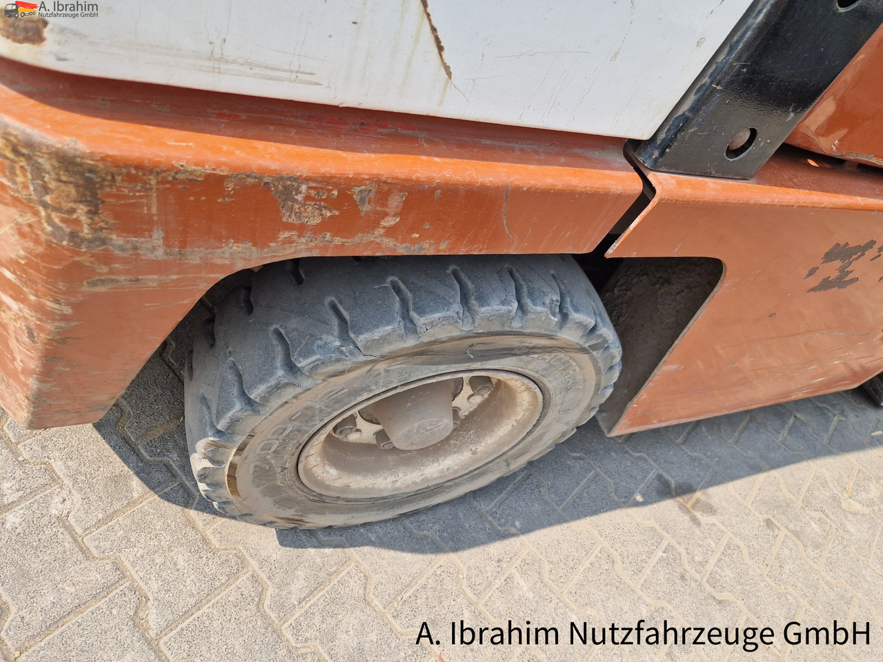 Nissan BF 03-40 4t Stapler - Carretilla elevadora: foto 3 Nissan BF 03-40 4t Stapler - Carretilla elevadora: foto 3