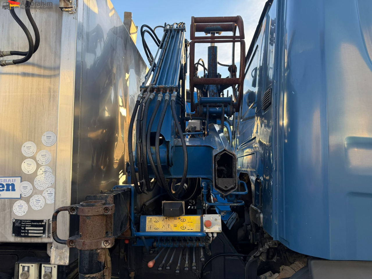 Scania B4X2 Edelstahlkipper für Tierkörperbeseitigung Kran MKG - Camión de basura: foto 5 Scania B4X2 Edelstahlkipper für Tierkörperbeseitigung Kran MKG - Camión de basura: foto 5