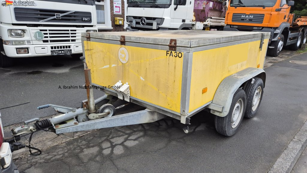 Wagenbouw Hapert K2700 Deichsel verstellbar - Remolque caja cerrada: foto 1 Wagenbouw Hapert K2700 Deichsel verstellbar - Remolque caja cerrada: foto 1