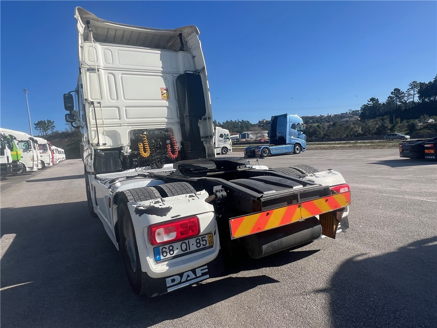 DAF XF 105 460 - Cabeza tractora: foto 4 DAF XF 105 460 - Cabeza tractora: foto 4