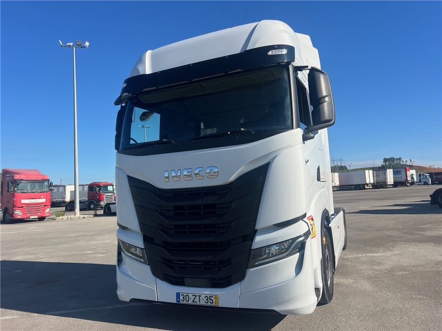 Iveco S-WAY 460 - Cabeza tractora: foto 2 Iveco S-WAY 460 - Cabeza tractora: foto 2