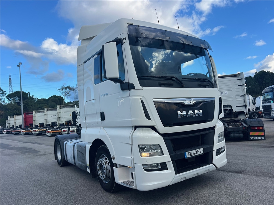 MAN TGX 18.480 / RETARDER - Cabeza tractora: foto 3 MAN TGX 18.480 / RETARDER - Cabeza tractora: foto 3