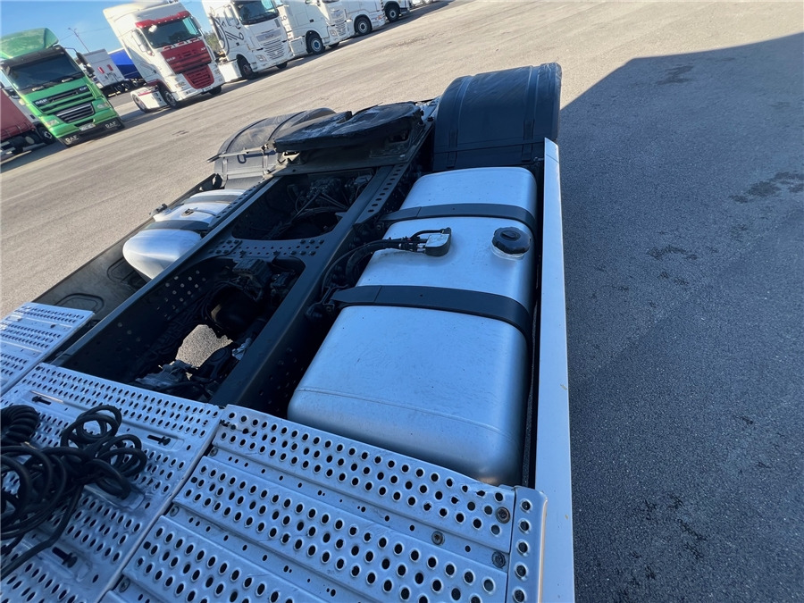 Cabeza tractora MERCEDES-BENZ 1845 / RETARDER: foto 11